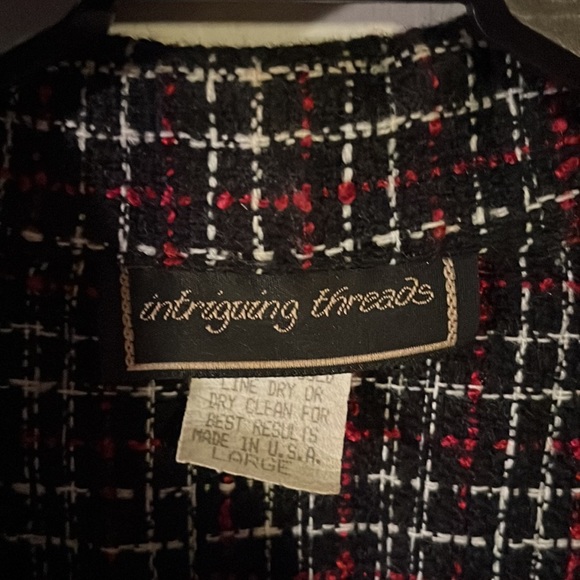 Intriguing Threads Jacket - Picture 2 of 3